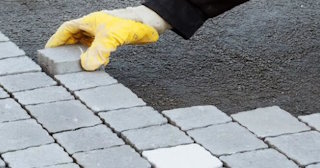 Укладка брусчатки в Балашихе - цена от 820 руб. за м2 | ТротуарнаяПлитка